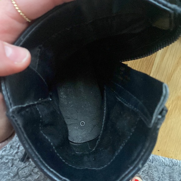 Extremely well-loved pair of Sam Edelman circus boots. Amazing treads still. - Picture 7 of 7